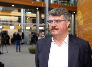 M. Wąsik (PiS): Istnieją lepsze narzędzia ostrzegania niż Alert RCB. Wymagają jednak nałożenia na operatorów komórkowych nowych obowiązków